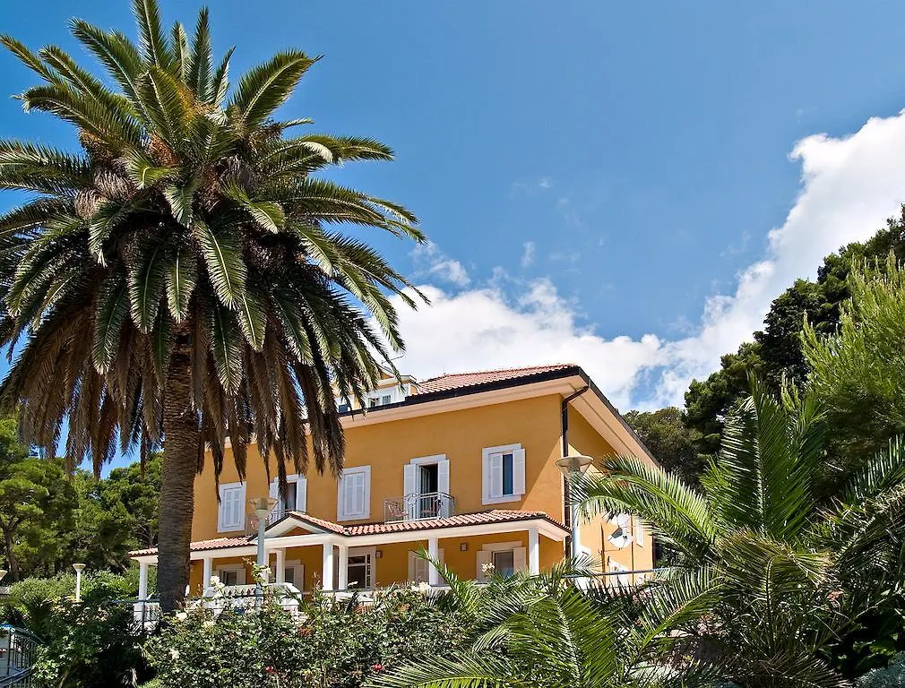 Kredo B&B Mali Losinj 4*,  Croatia